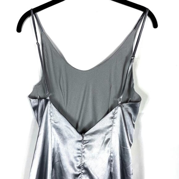 Superdown Cerina Maxi Dress Silver Metallic Knot Slit Open Back Sleeveless Sz M - Picture 11 of 14